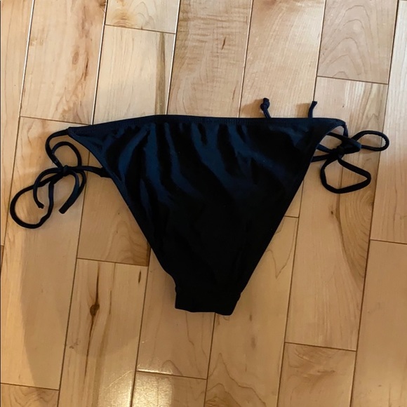 Ardene black XS swimsuit string bikini bottoms - Picture 2 of 4